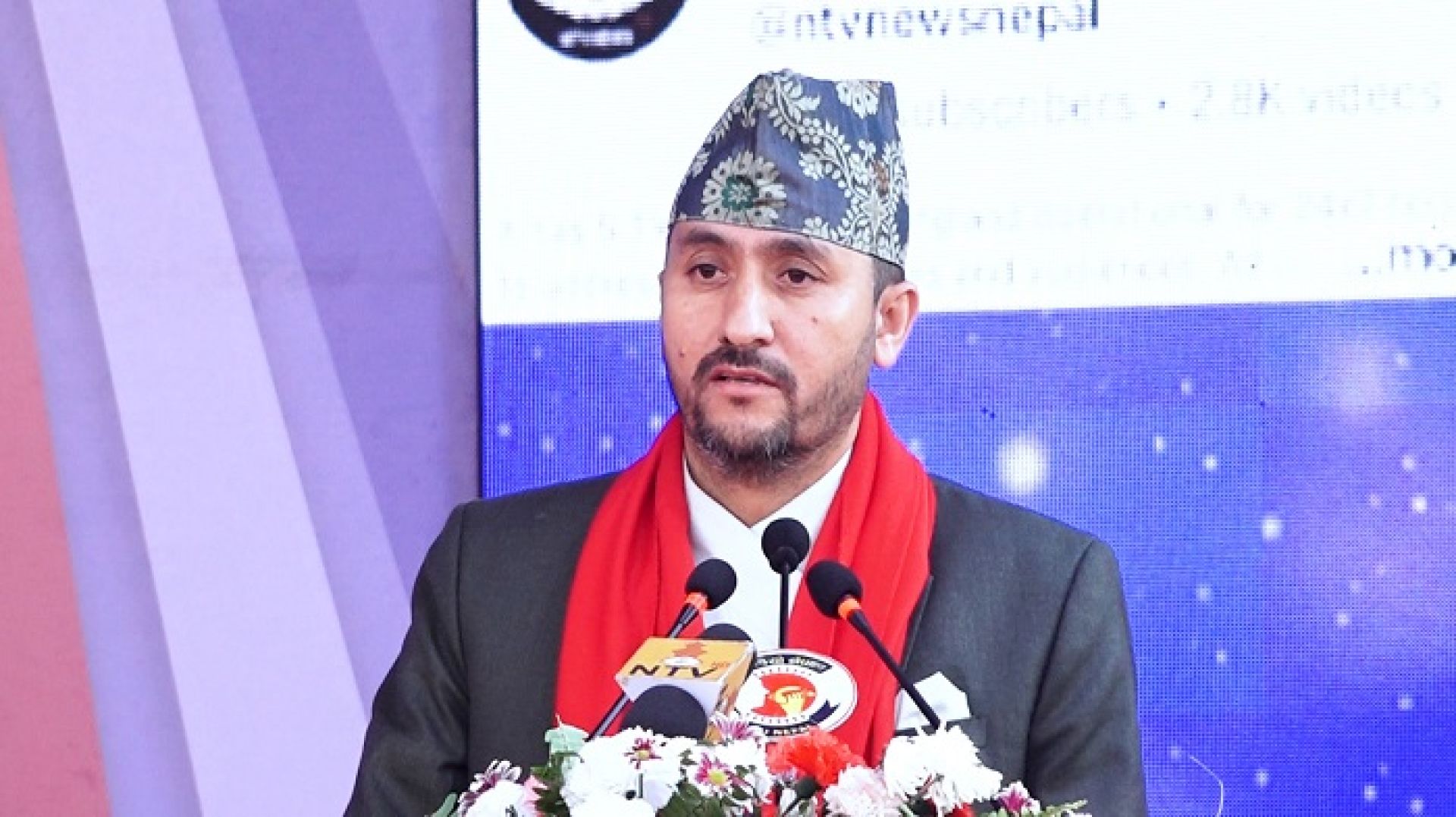 मूलधारका मिडियाहरु सकस र संघर्षपूर्ण तरिकाले चल्नु परेको छः मन्त्री खरेल 